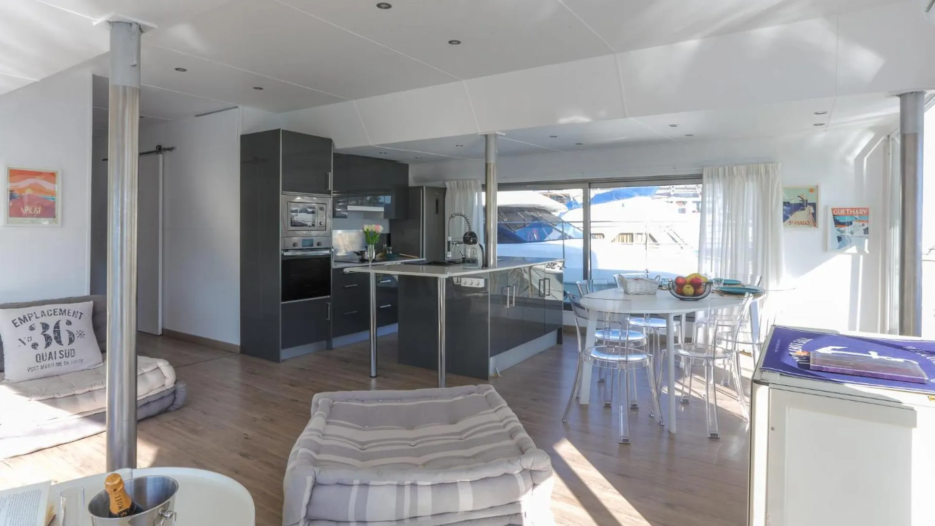 Unique In Barcelona ! Catamaran With A Private Swimming Pool Hotel Sant Adria de Besos