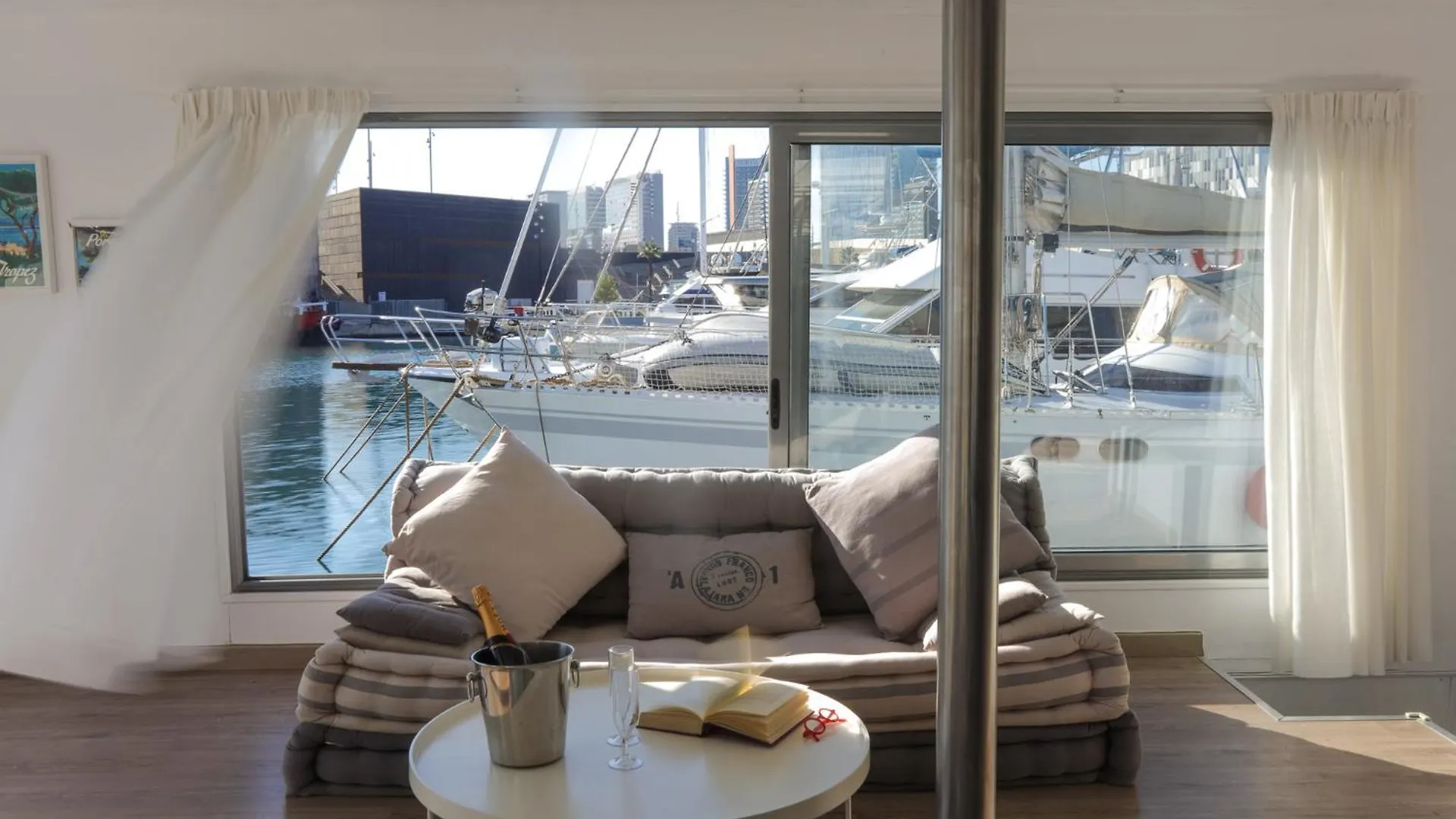 Unique In Barcelona ! Catamaran With A Private Swimming Pool Hotel Sant Adria de Besos 0*,