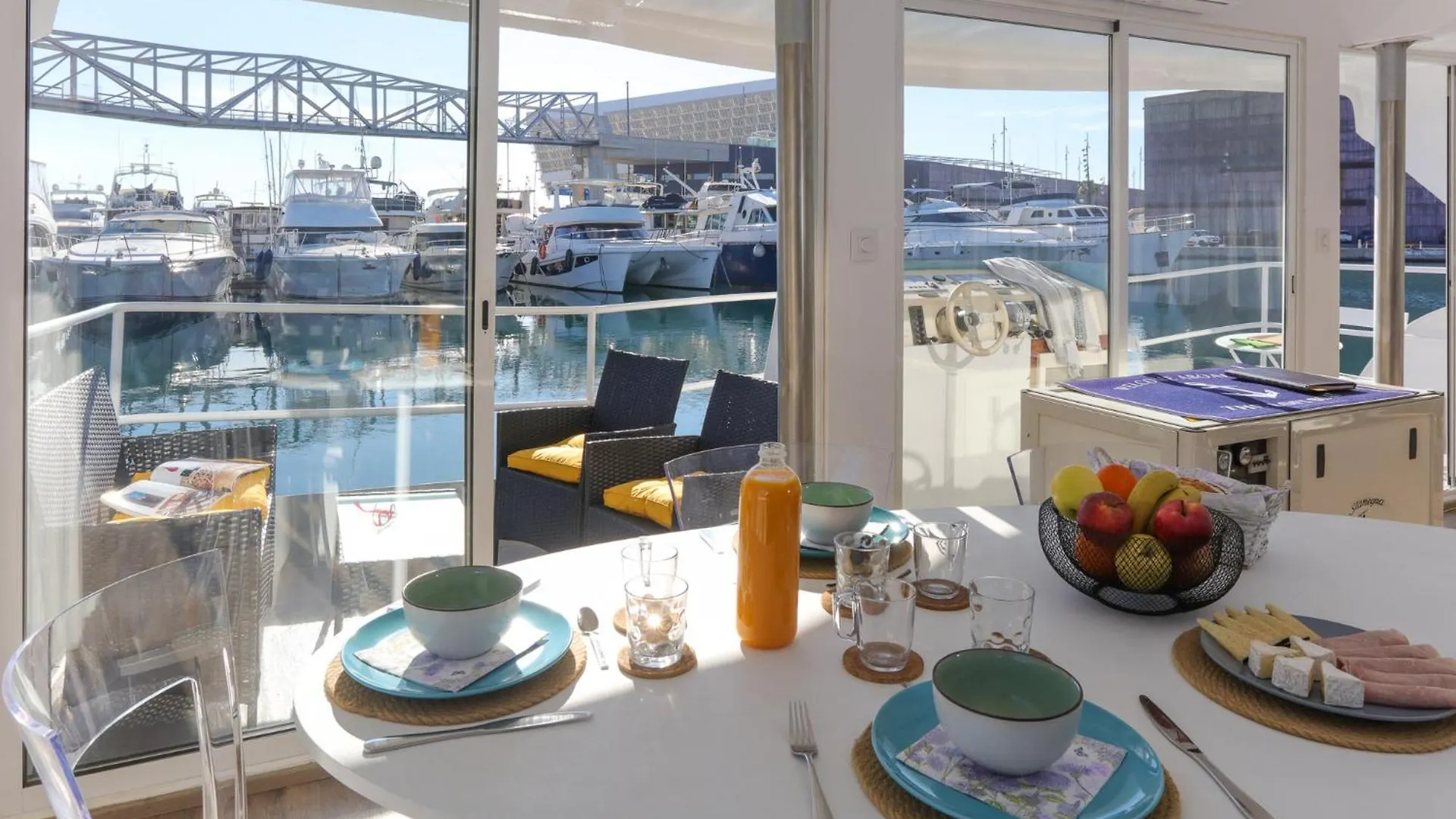 Unique In Barcelona ! Catamaran With A Private Swimming Pool Hotel Sant Adria de Besos