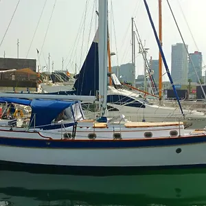 Spacious And Cozy Caribbean Boat In Barcelona With Tour Option Botel