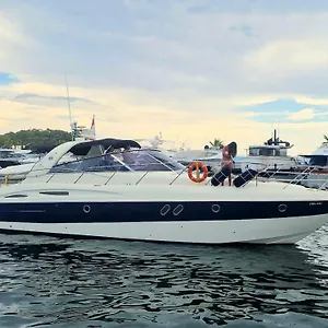 ✵ Senyer ✵ Duerme En Un Confortable Yate Deportivo Hotel en barco